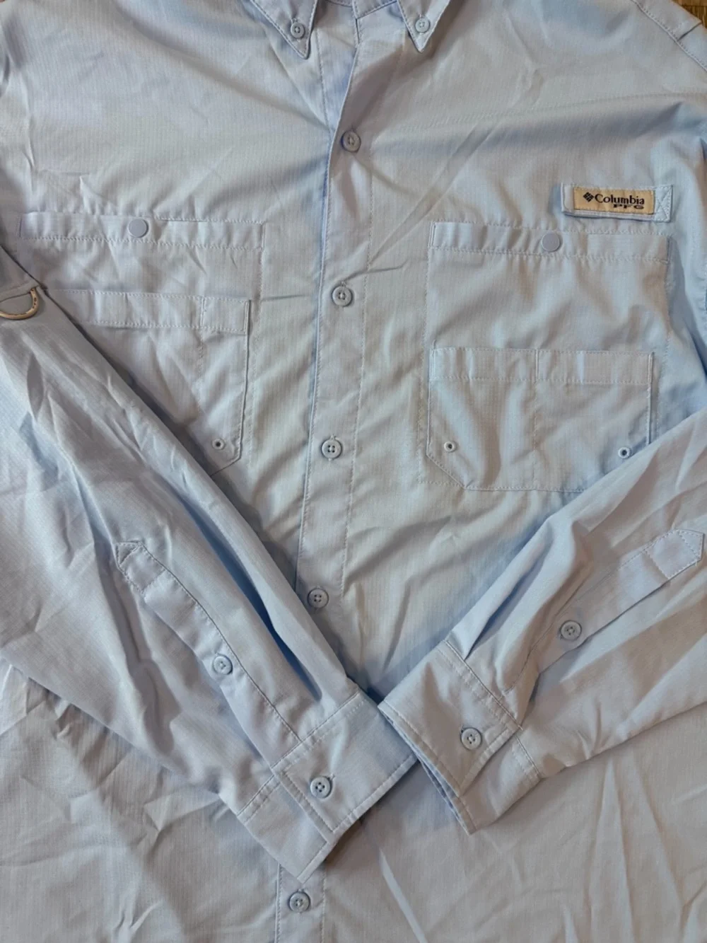 Columbia Men’s Light Blue Long-Sleeve Button-Down Fishing Shirt - Picture 2 of 10
